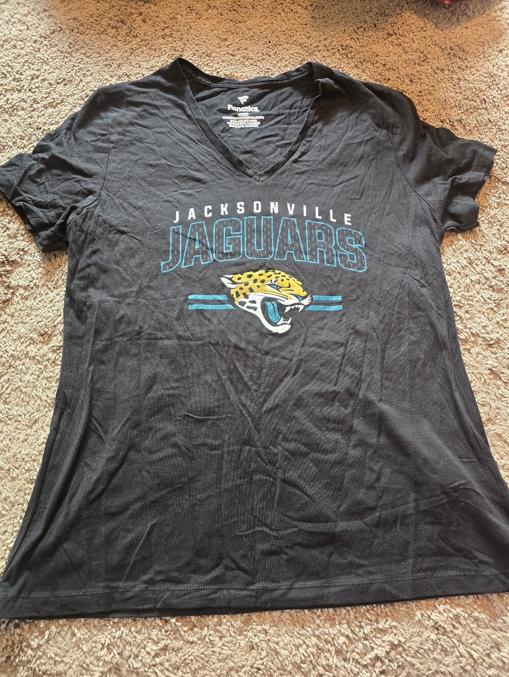 Fanatics Women's Large Black Jacksonville Jaguars Graphic V-Neck Tee NWOT